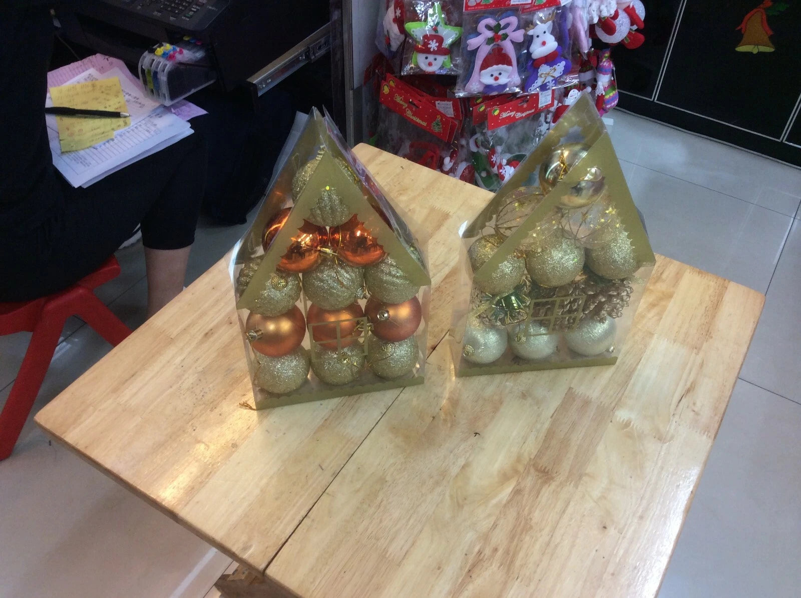Mixed Ornaments in a Xmas Tree Package